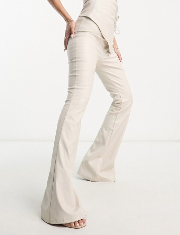 
						Pantaloni ASOS, crem