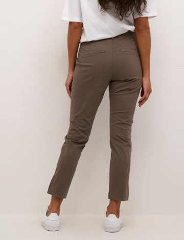 Pantaloni Kaffe, maro