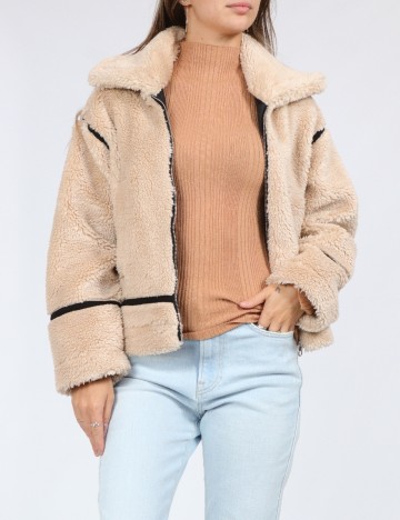 
						Jacheta Zara, crem