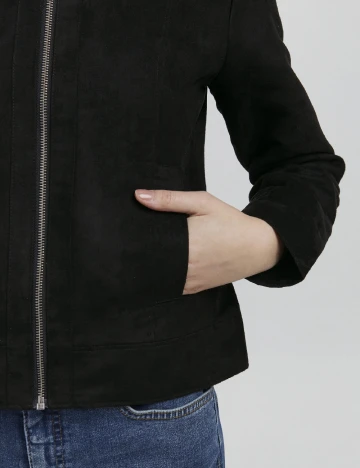 Jacheta Oxmo, negru