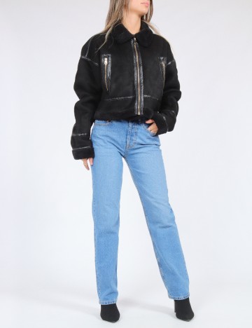 
						Jacheta Zara, negru