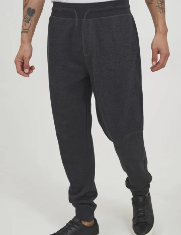 Pantaloni 11 Project, gri