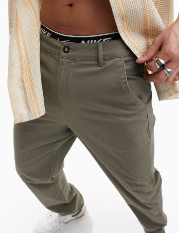Pantaloni ASOS, kaki