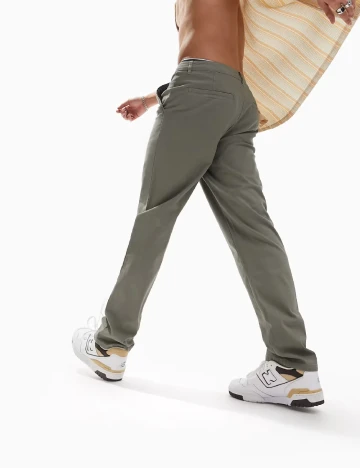 Pantaloni ASOS, kaki