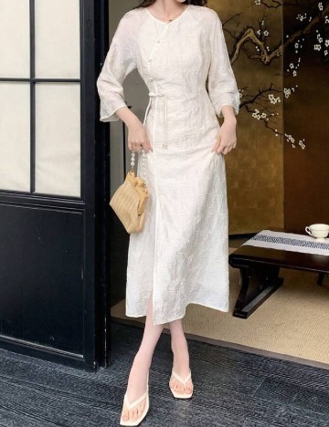 
						Rochie medie SHEIN, ecru