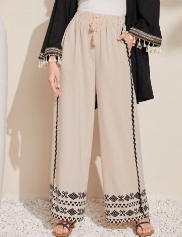 
						Pantaloni SHEIN, crem