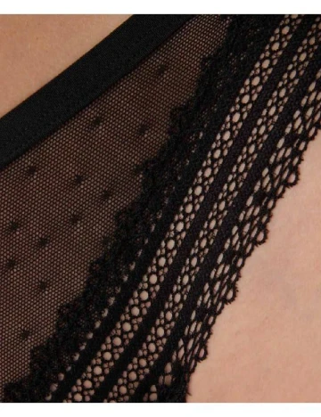 Model: Tempting Tulle_01 String. Triumph, negru