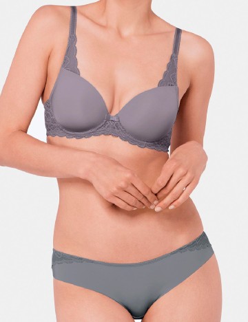 Sutien Triumph, mov