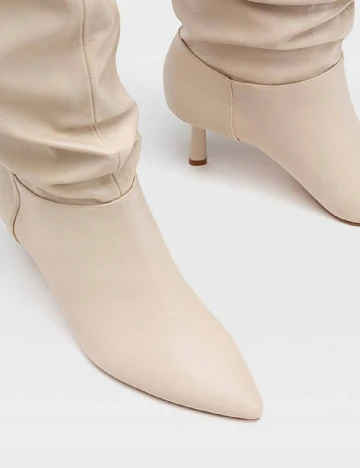 Cizme Stradivarius, crem