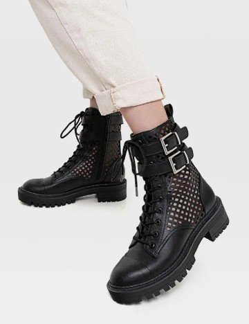 
						Ghete Stradivarius, negru