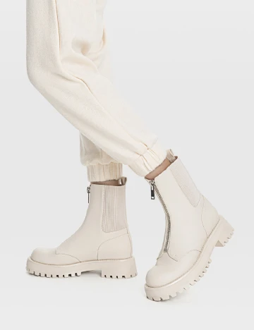 Ghete Stradivarius, crem