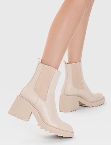 
						Botine Stradivarius, crem