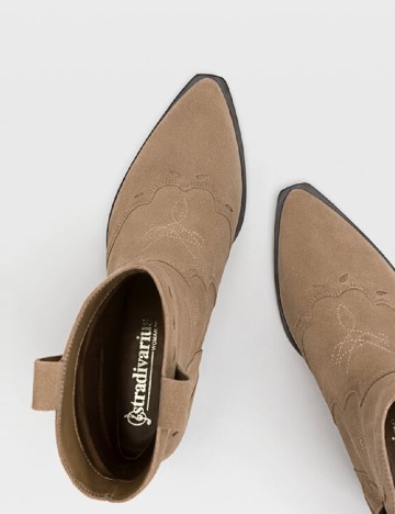 Ciocate Stradivarius, maro