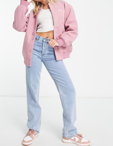 
						Jacheta Miss Selfridge, roz
