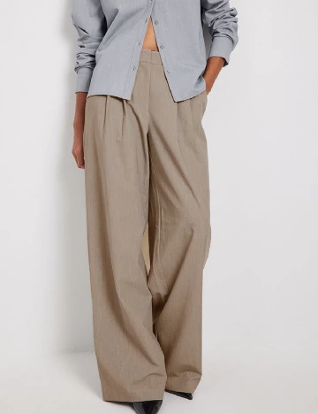 Pantaloni NA-KD, maro