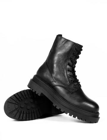 
						Ghete Stradivarius, negru