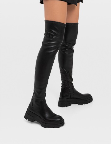 
						Cizme Stradivarius, negru