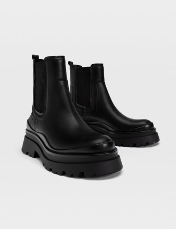 
						Ghete Stradivarius, negru