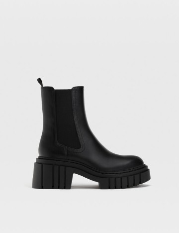 
						Ghete Stradivarius, negru