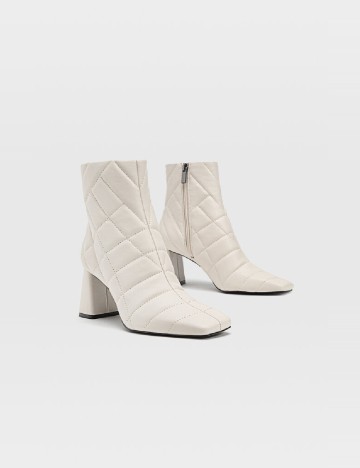 
						Botine Stradivarius, ecru