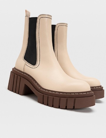 
						Ghete Stradivarius, crem