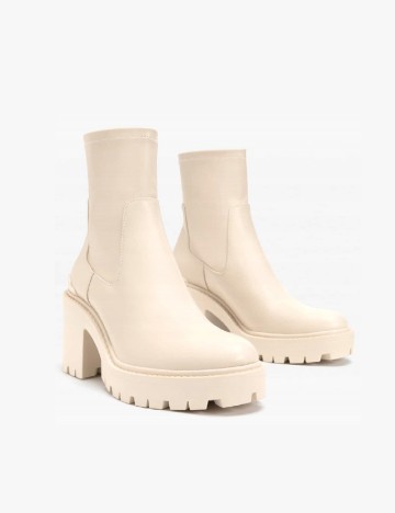 
						Botine Stradivarius, crem