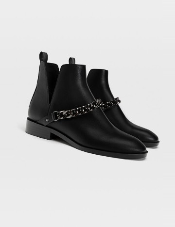 
						Botine Stradivarius, negru