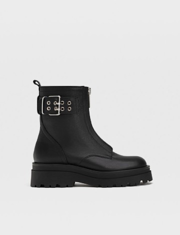 
						Ghete Stradivarius, negru