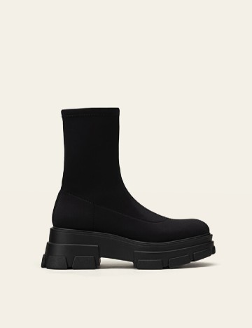
						Ghete Stradivarius, negru