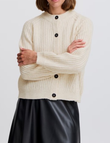 
						Cardigan b.young, crem