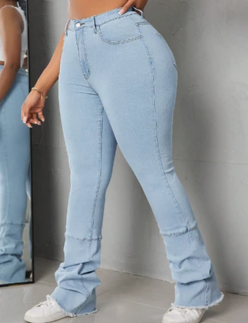 Blugi SHEIN CURVE, albastru deschis Albastru