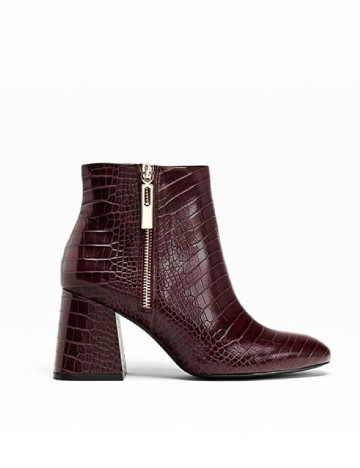 
						Botine Stradivarius, mov