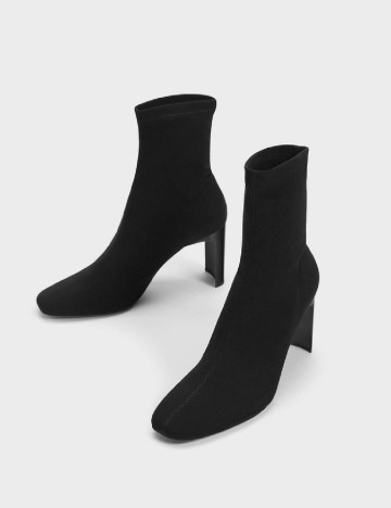 
						Botine Bershka, negru