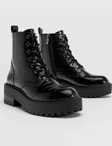 
						Ghete Stradivarius, negru