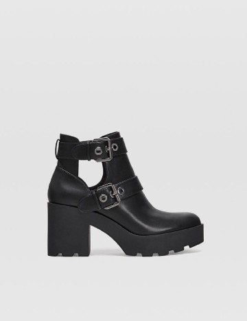 
						Botine Stradivarius, negru