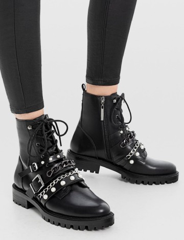 
						Ghete Stradivarius, negru