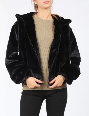 
						Jacheta Stradivarius, negru