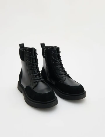 Ghete Reserved, negru Negru