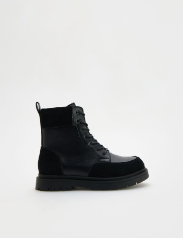 Ghete Reserved, negru