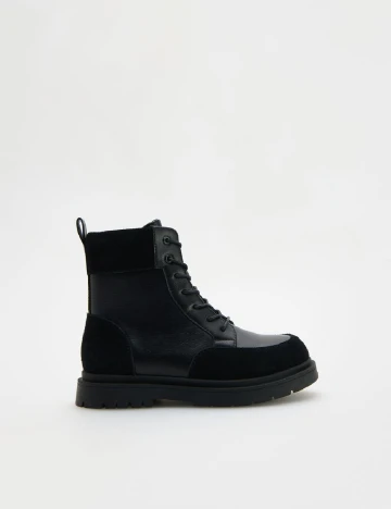 Ghete Reserved, negru Negru