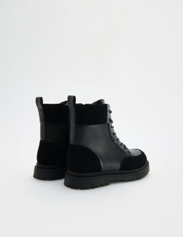 Ghete Reserved, negru