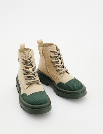 Ghete Reserved, verde