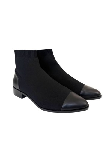 
						Ghete Stradivarius, negru