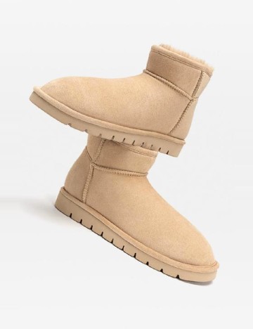 
						Ghete Stradivarius, crem
