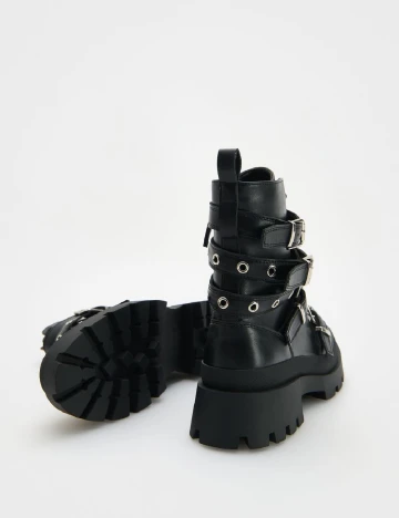 Ghete Reserved, negru Negru