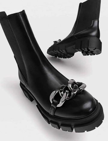
						Ghete Stradivarius, negru