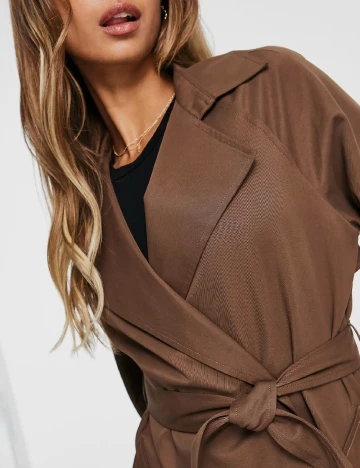 Trench Stradivarius, maro Maro