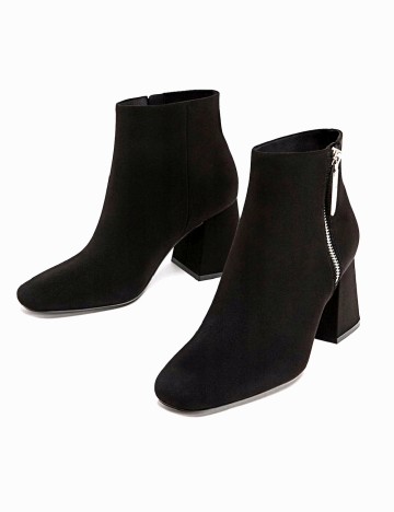 
						Botine Stradivarius, negru