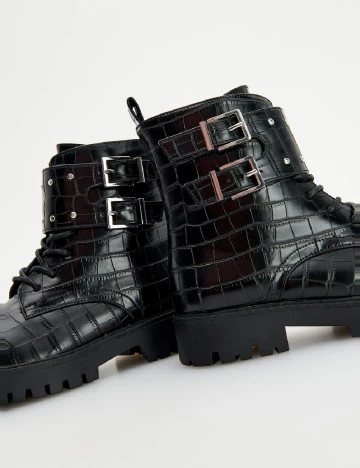 Ghete Reserved, negru