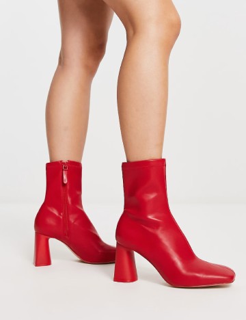 
						Botine Stradivarius, rosu